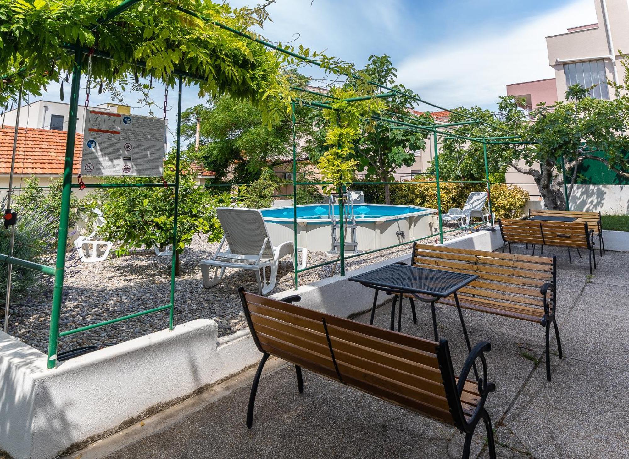 Apartments Turtle Gardens Макарска Экстерьер фото
