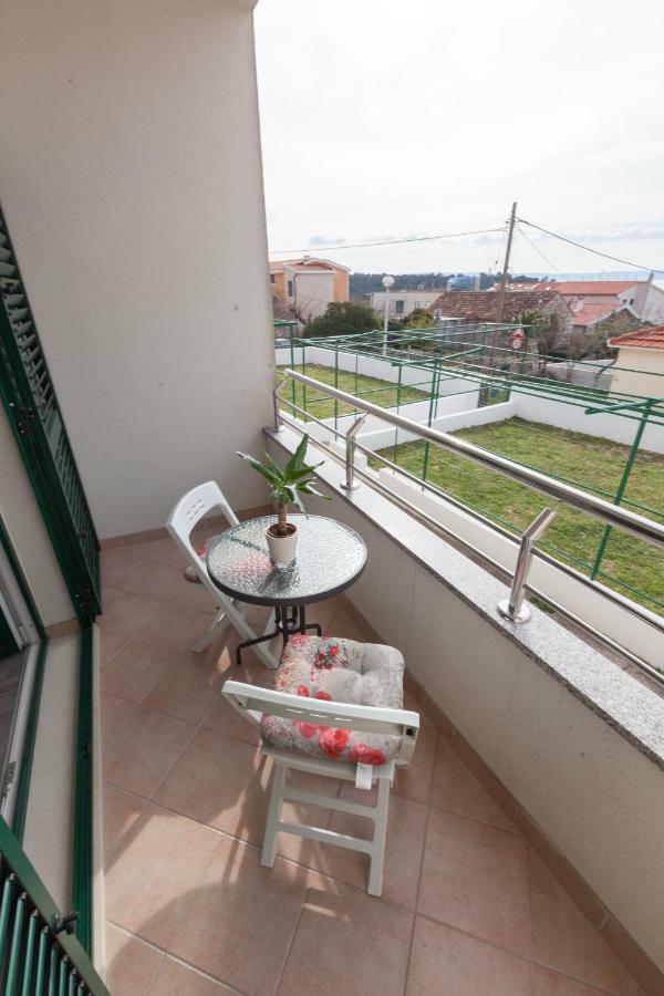 Apartments Turtle Gardens Макарска Экстерьер фото